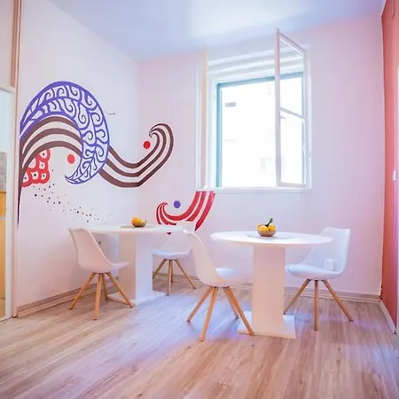 Sole Macula Apartment Split
