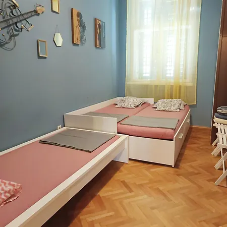 Apartment Sole Macula *